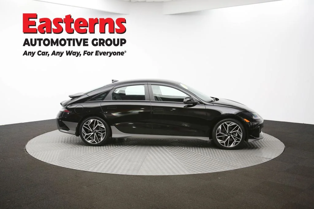 Used 2023 Black Hyundai SEL image 45