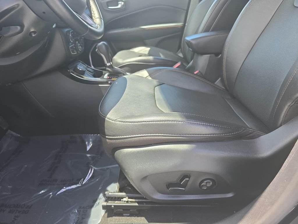 Used 2020 Black Jeep Limited image 25