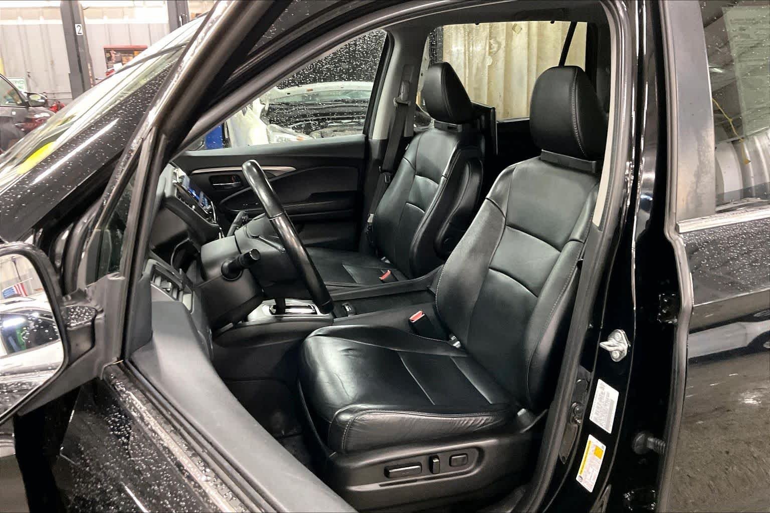 Used 2020 Crystal Black Pearl Honda EX-L image 8