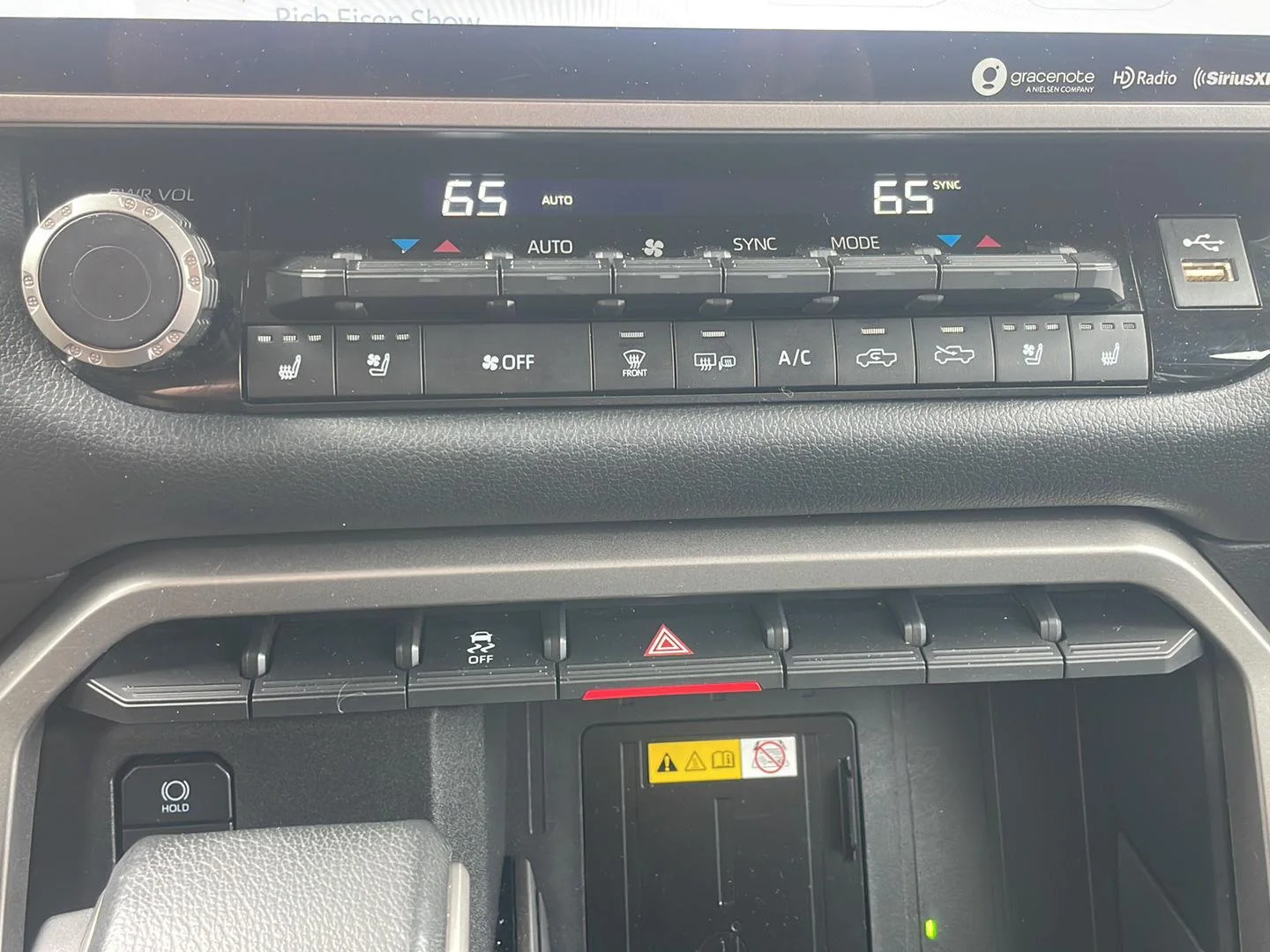 Used 2022 Wind Chill Pearl Toyota Limited image 3