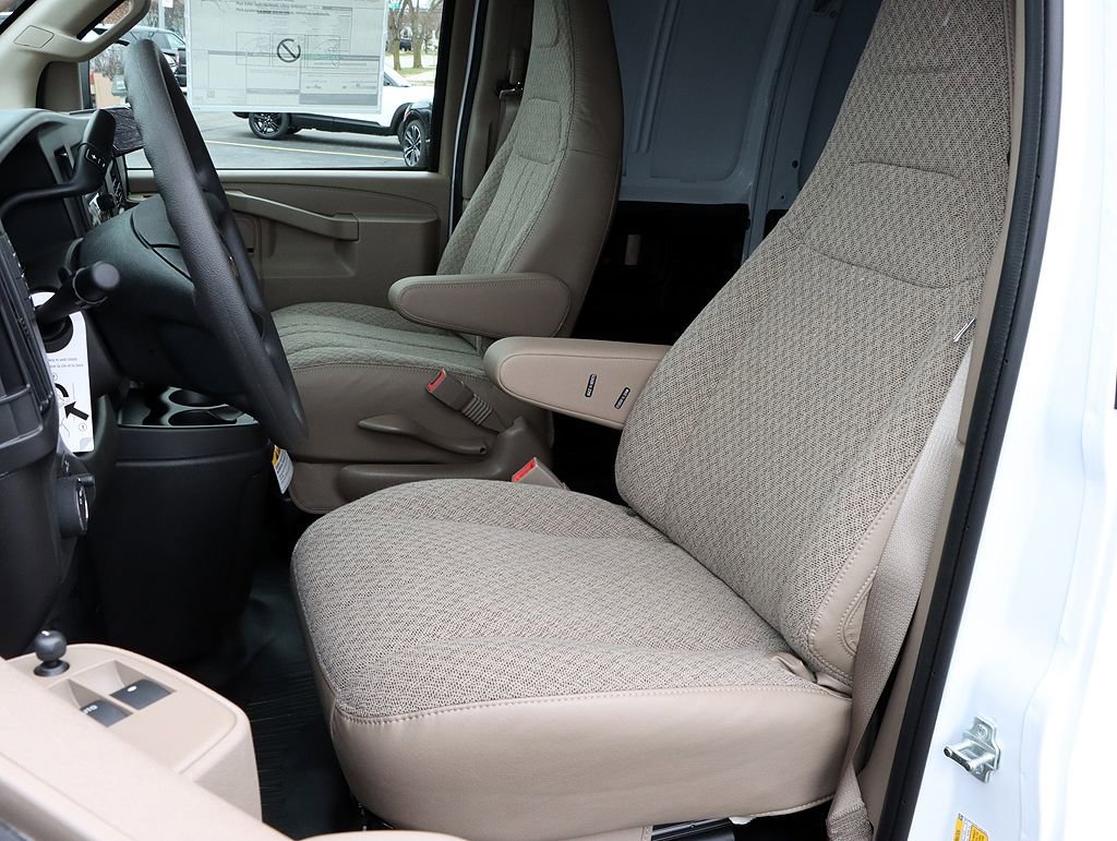 2026 Chevrolet Express Cargo Work Van - Photo 11