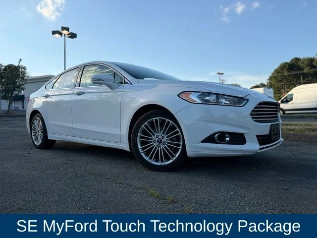 Used 2014 White Ford SE image 2