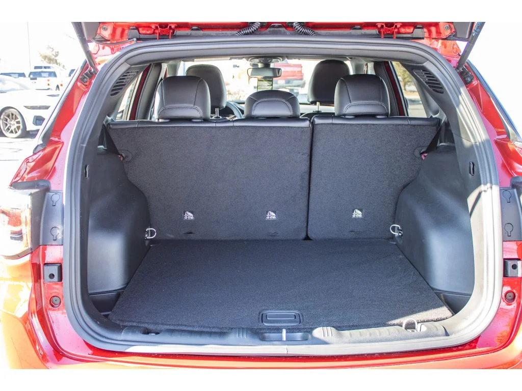 New 2026 Red Hot Pearlcoat Jeep Latitude Altitude image 11