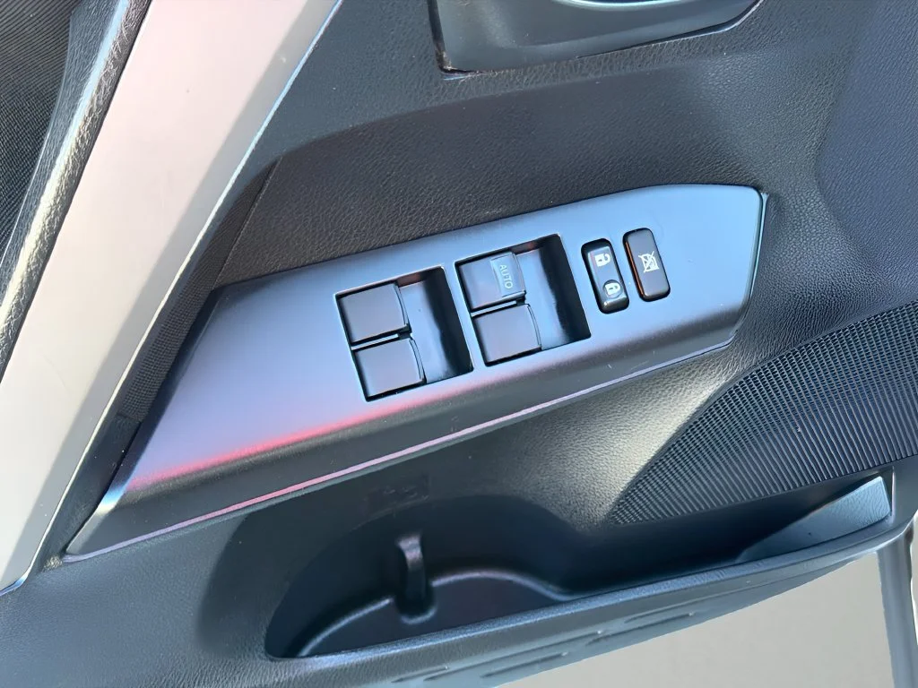 Used 2018 Super White Toyota LE image 16