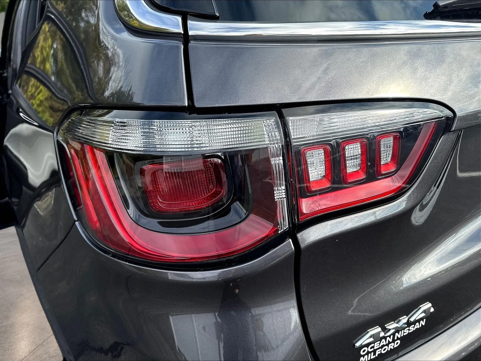 Used 2023 Crystal Metallic Jeep Limited image 24
