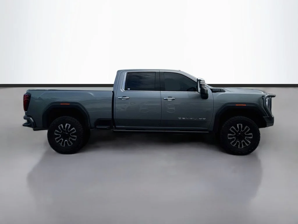 Used 2024 Silver GMC Denali Ultimate image 4