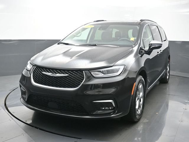 Used 2023 Black Chrysler Limited image 1