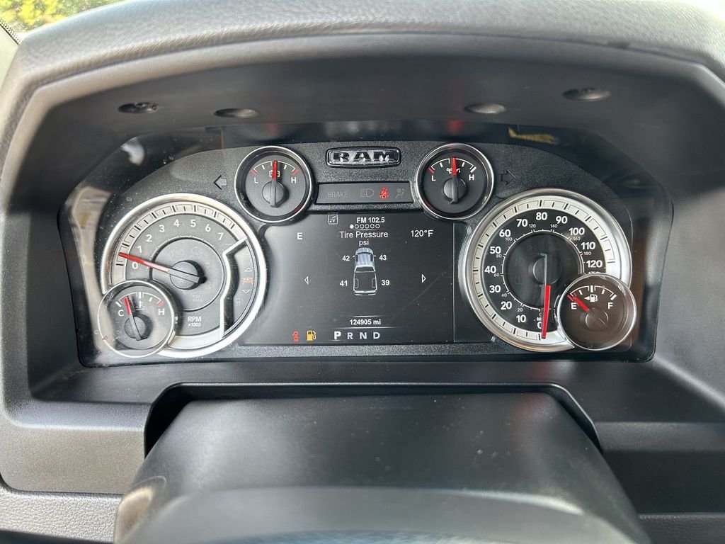 Used 2017 Silver Ram Big Horn image 31