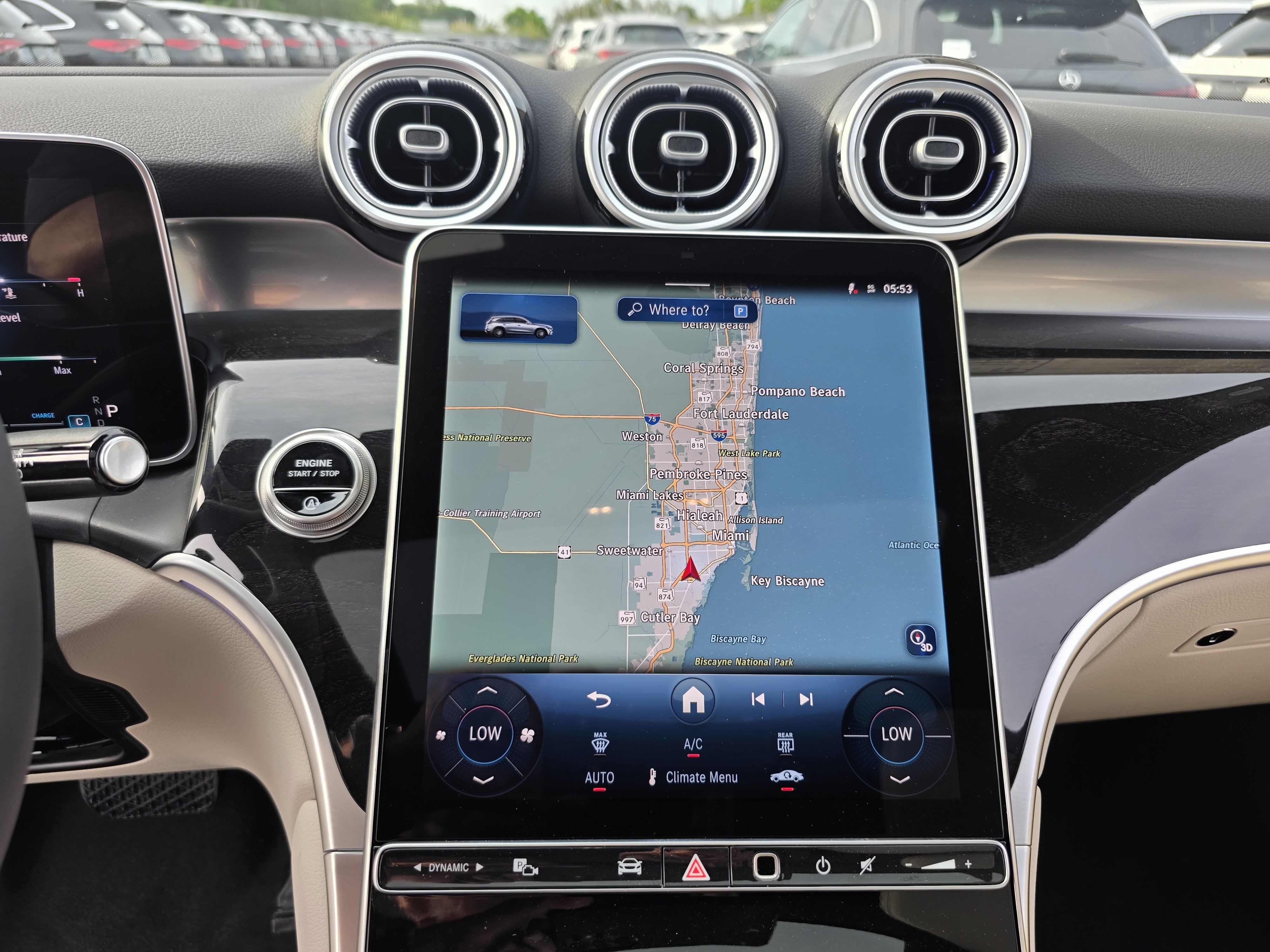 New 2026 Polar White Mercedes-Benz GLC 300 image 23