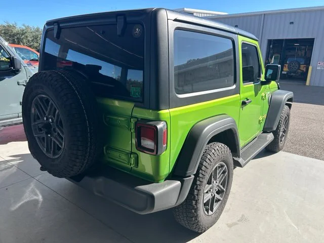 Used 2026 Green Jeep Sport S image 3