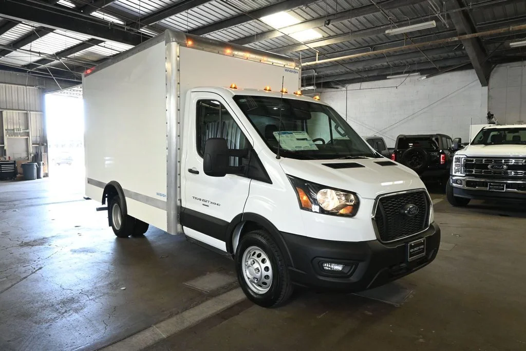New 2024 Oxford White Ford Base image 1
