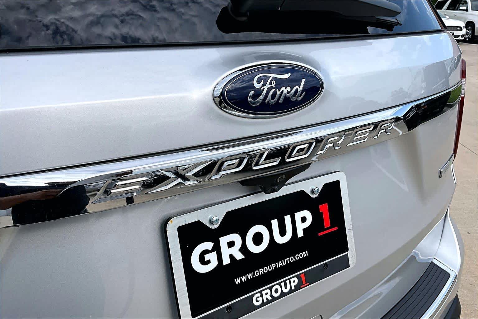 Used 2018 Ingot Silver Metallic Ford Limited image 10