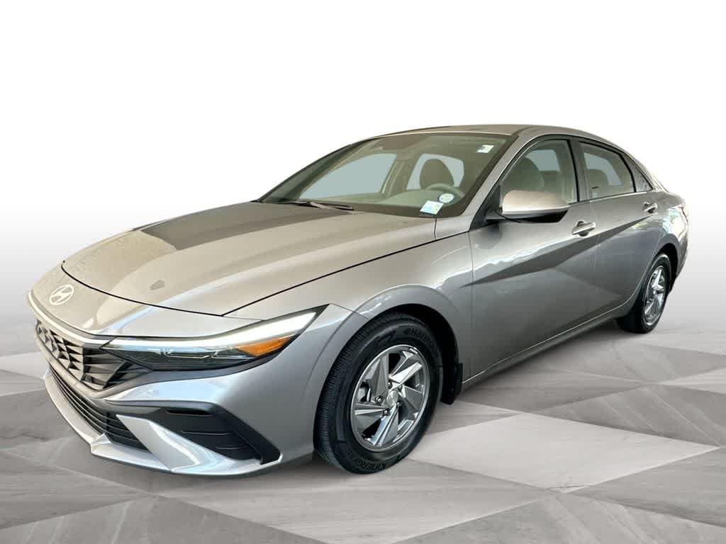 Used 2024 Fluid Metal Hyundai SE image 4
