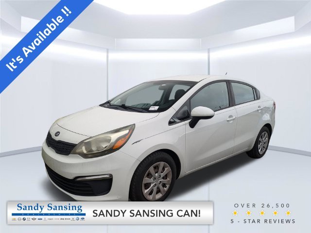 Used 2017 White Kia LX image 1