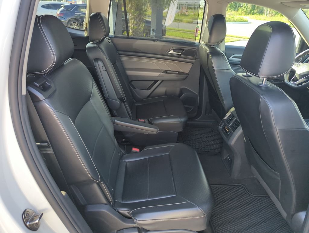 Used 2022  Volkswagen 3.6L V6 SE w/Technology image 34
