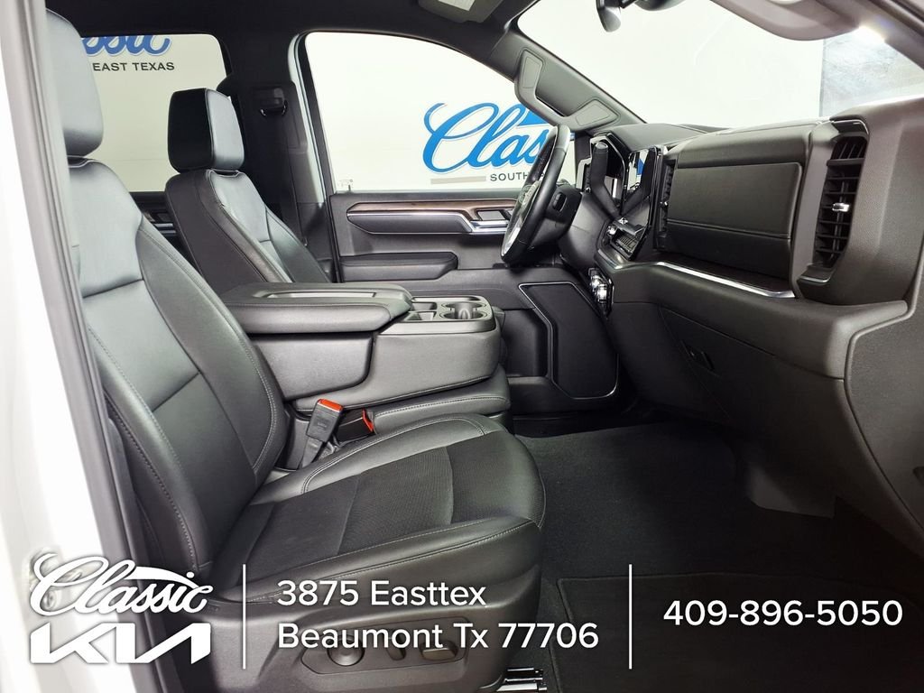 Used 2025 White GMC SLT image 11