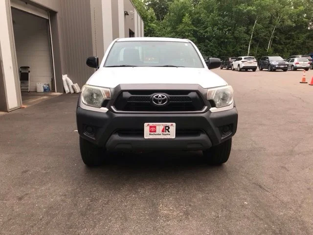 Used 2013 White Toyota Base image 1