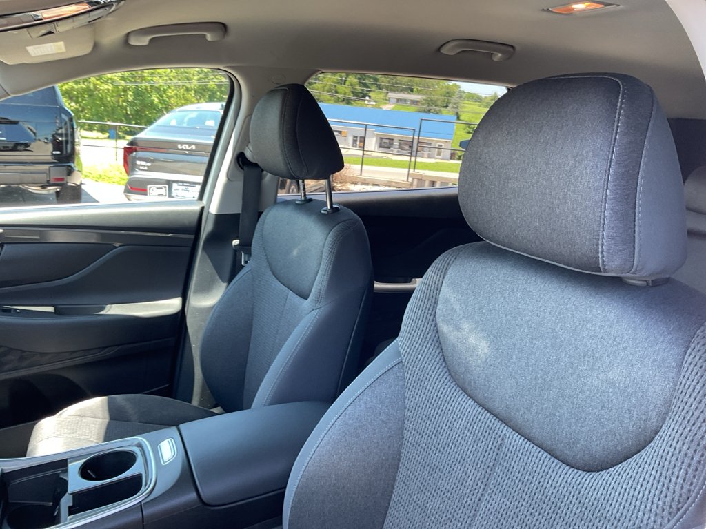 Used 2022 Shimmering Silver Hyundai SE image 21