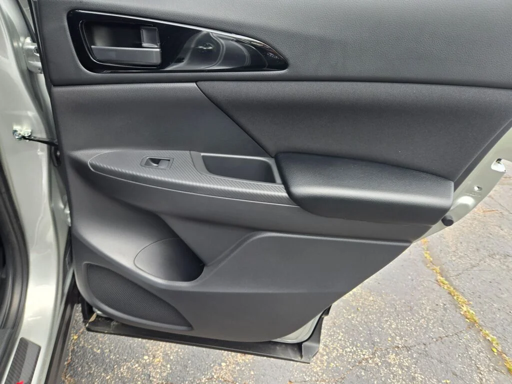 New 2026 Gray Mitsubishi ES image 8
