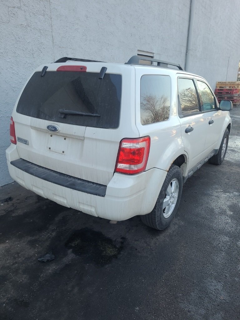 2009 FORD ESCAPE - Image 2