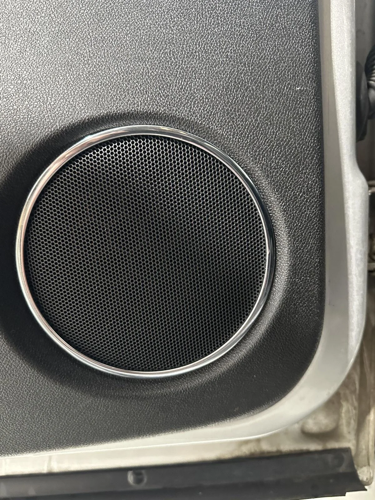 Used 2011 PURE SILVER METALLIC GMC Denali image 19