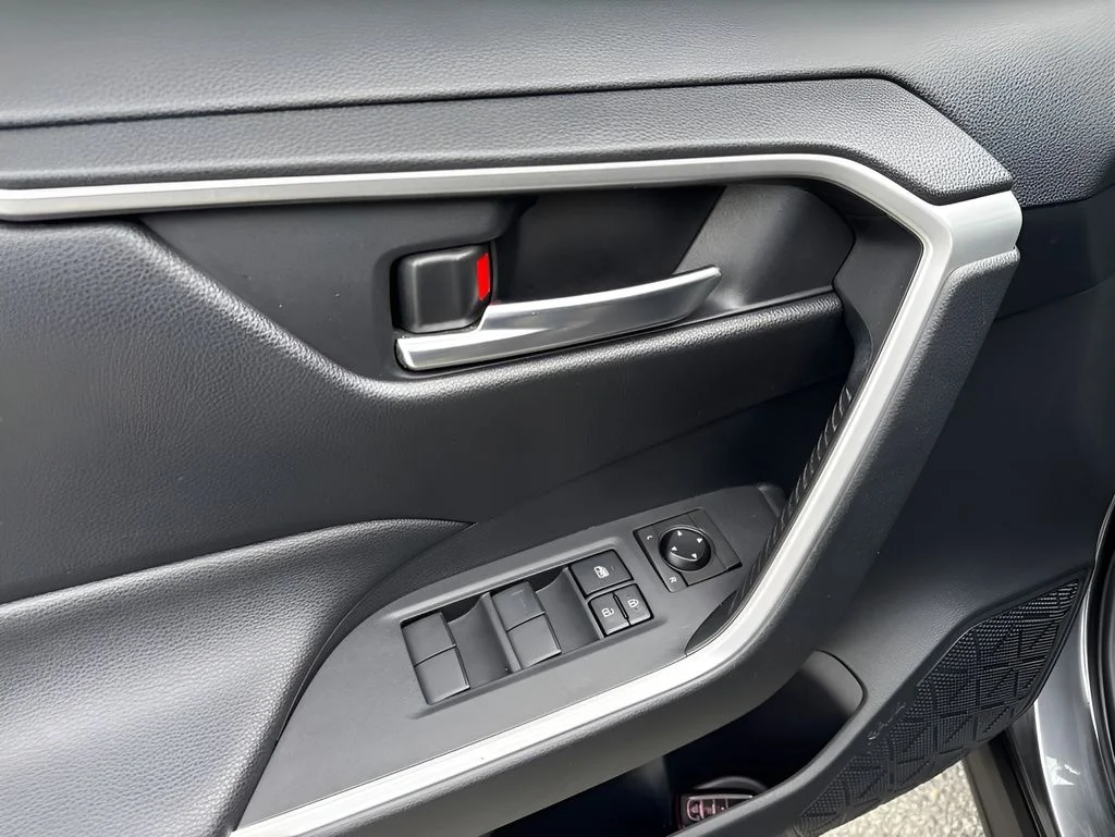 Used 2019 Gray Toyota XLE image 28