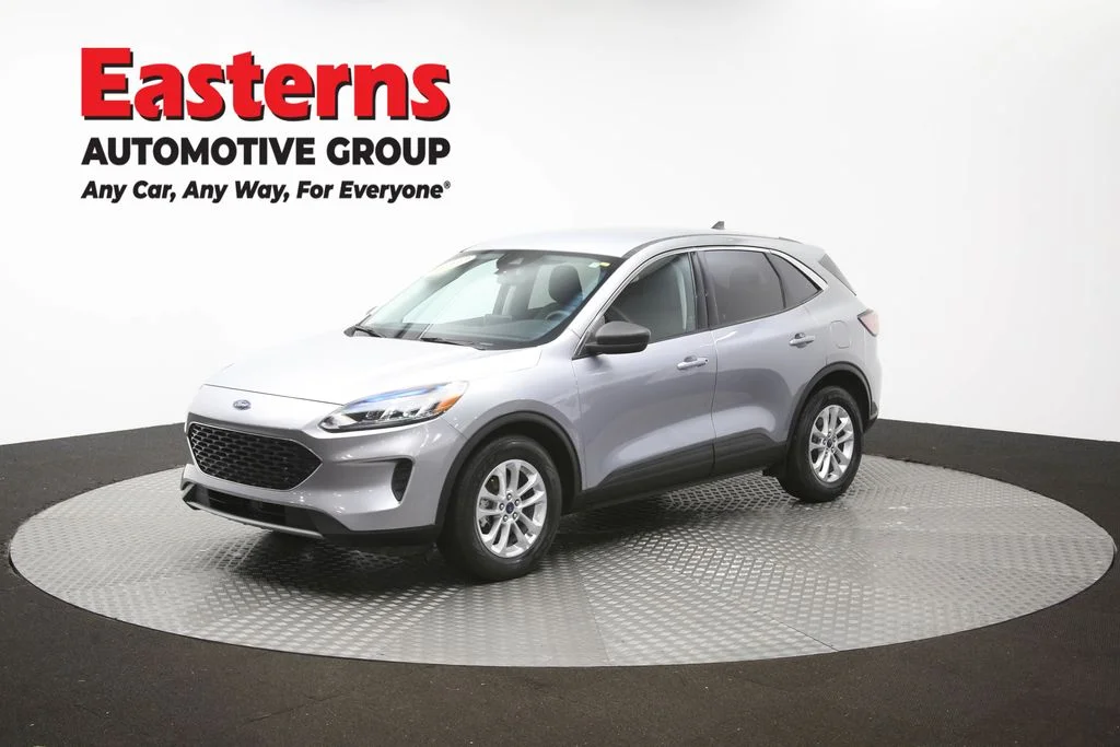 Used 2022 Silver Ford SE image 57