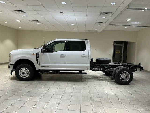 New 2026 White Ford Lariat image 2