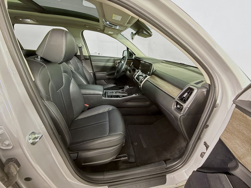 Used 2022 Gray Kia X-Line EX image 31