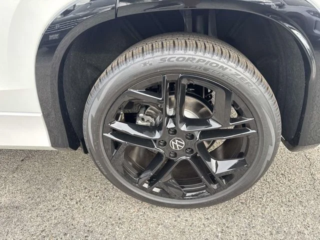 New 2026 White/off-white Volkswagen 2.0T SE R-Line Black image 6