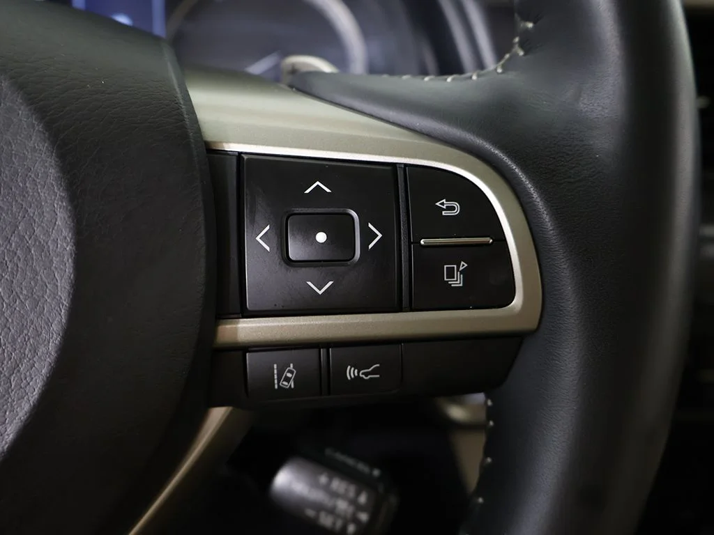 Used 2022 Silver Lexus 350 image 46