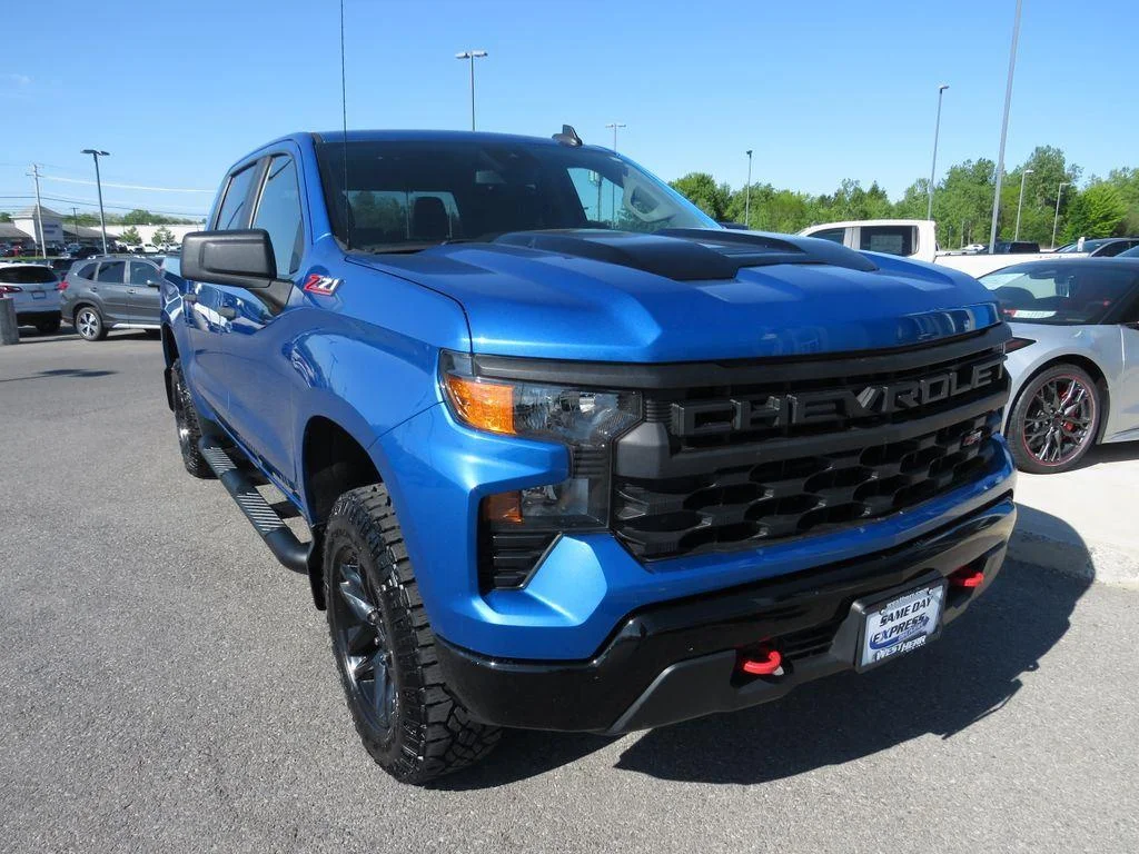 Used 2022 Glacier Blue Metallic Chevrolet Custom Trail Boss image 3