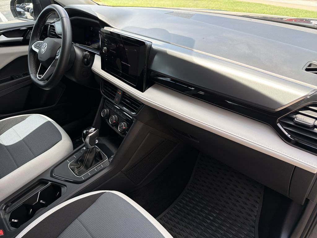 2025 Volkswagen Taos S - Photo 14