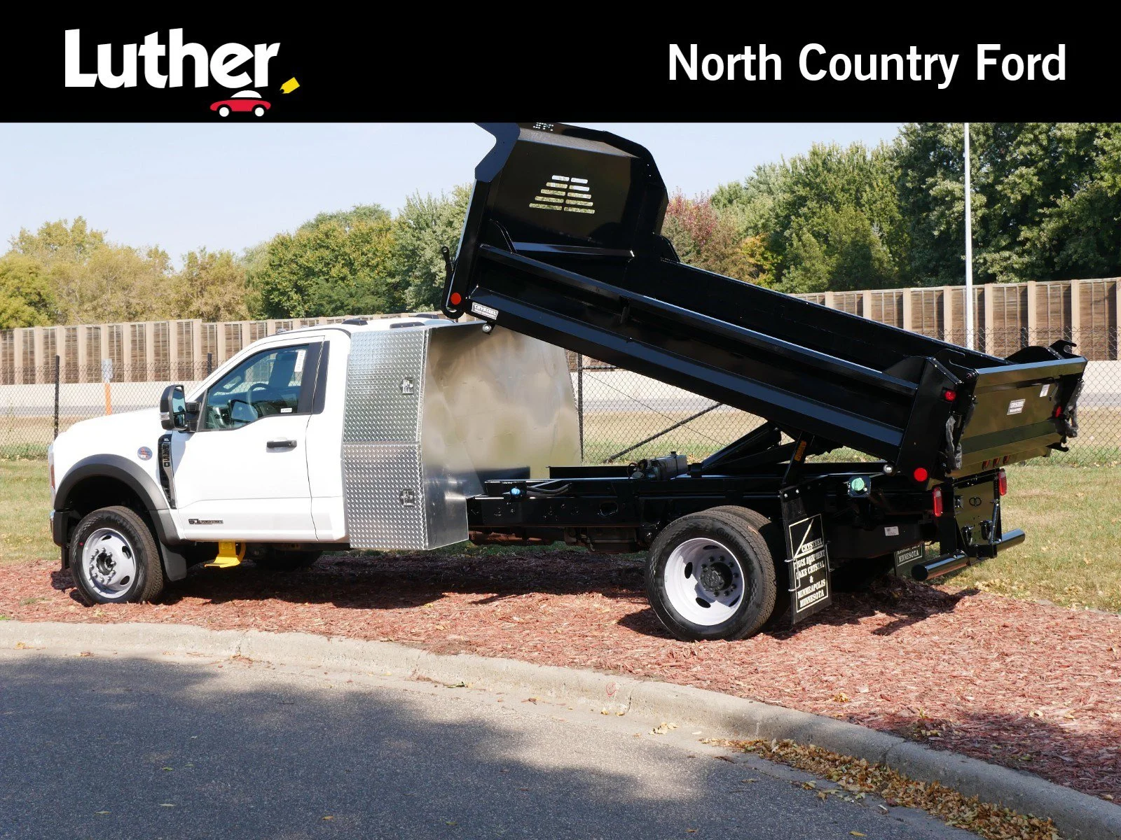New 2024 Oxford White Ford F-450® XL image 5