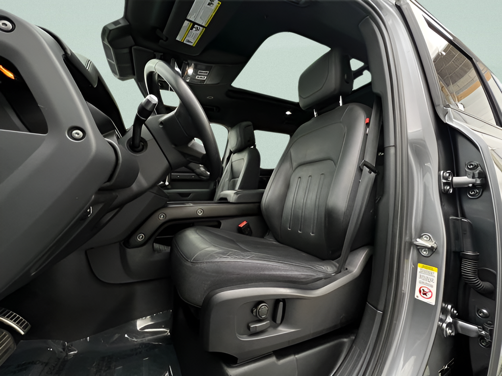 Used 2021  Land Rover X image 34