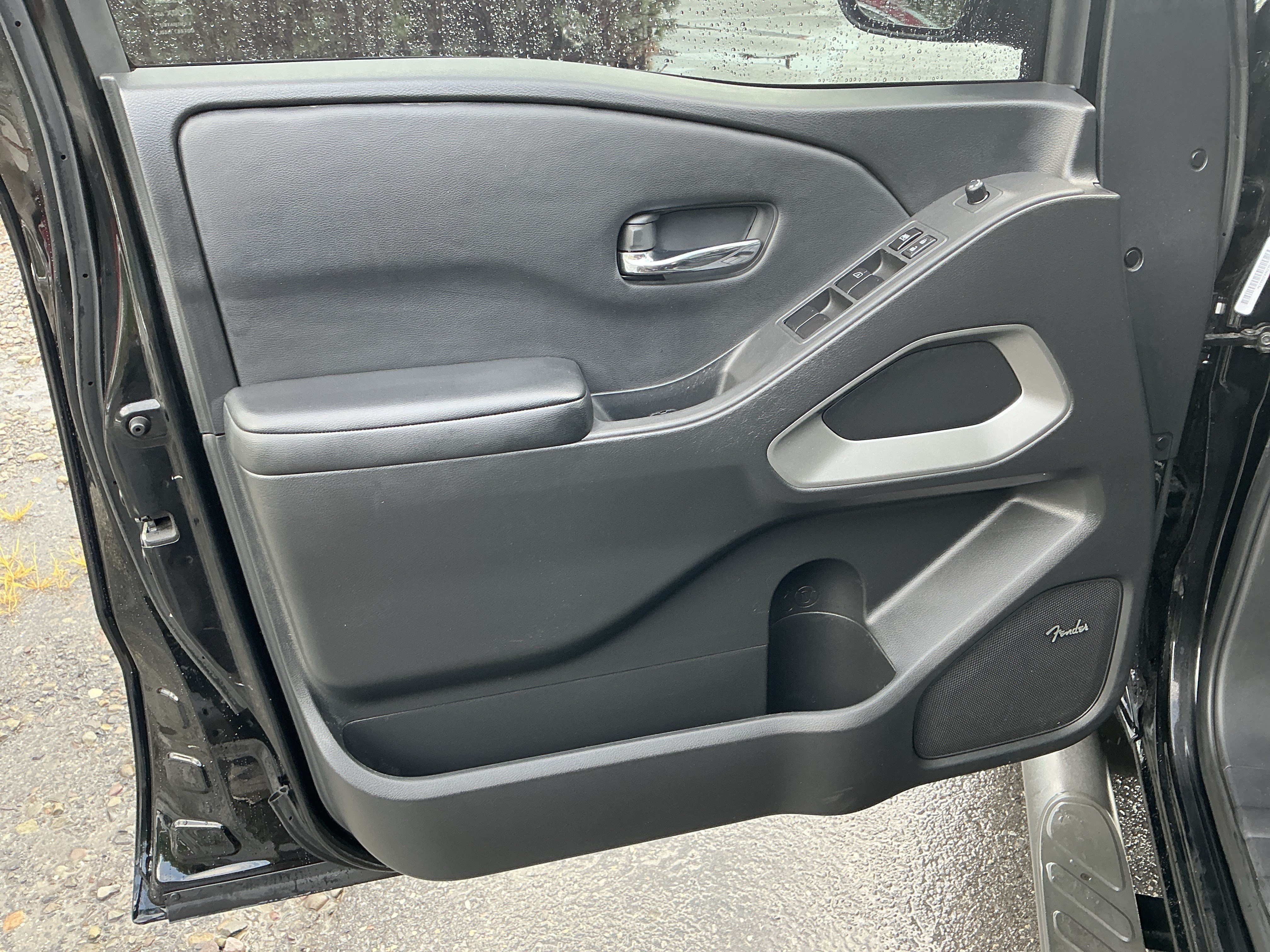 Used 2025 Super Black Nissan SL image 18