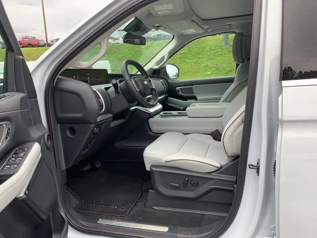 New 2026 Silver Ford MAX Platinum® image 25