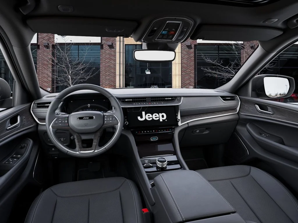 New 2026 Bright White Clear-Coat Exterior Paint Jeep Limited Reserve image 14