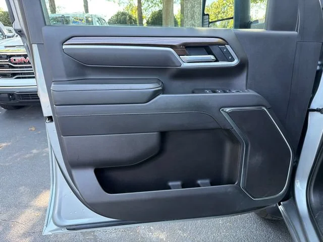 Used 2025 Sterling Gray Metallic Chevrolet LT DRW image 10