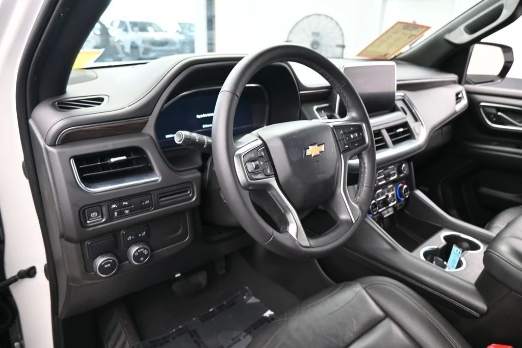 Used 2022 Iridescent Pearl Tricoat Chevrolet LT image 10