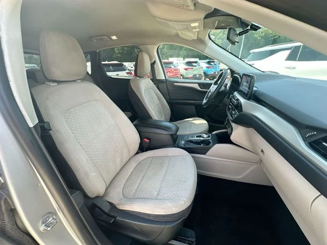 Used 2022 Silver Ford SE image 30