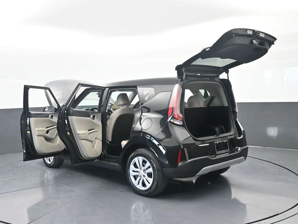 Used 2023 Fusion Black Kia LX image 62