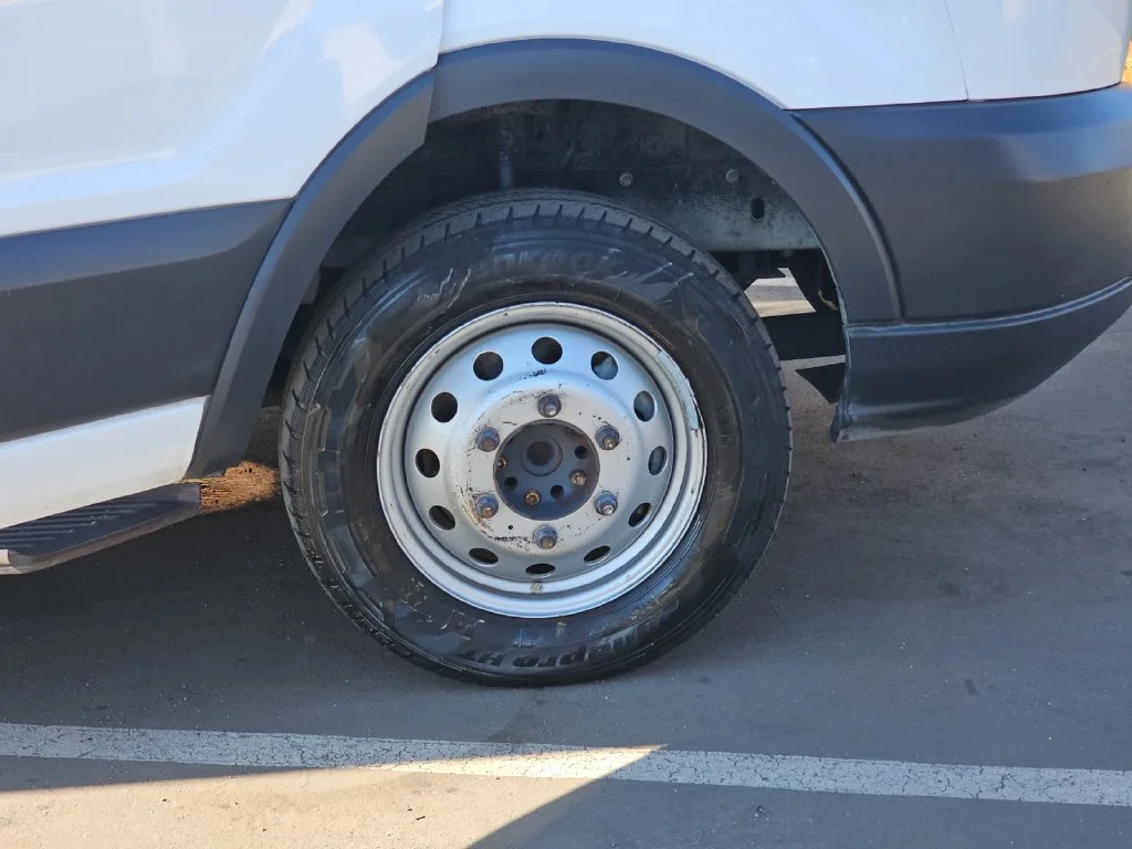 Used 2018 White Ford Base image 38