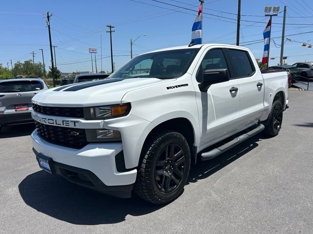 Used 2022 White Chevrolet Custom image 3