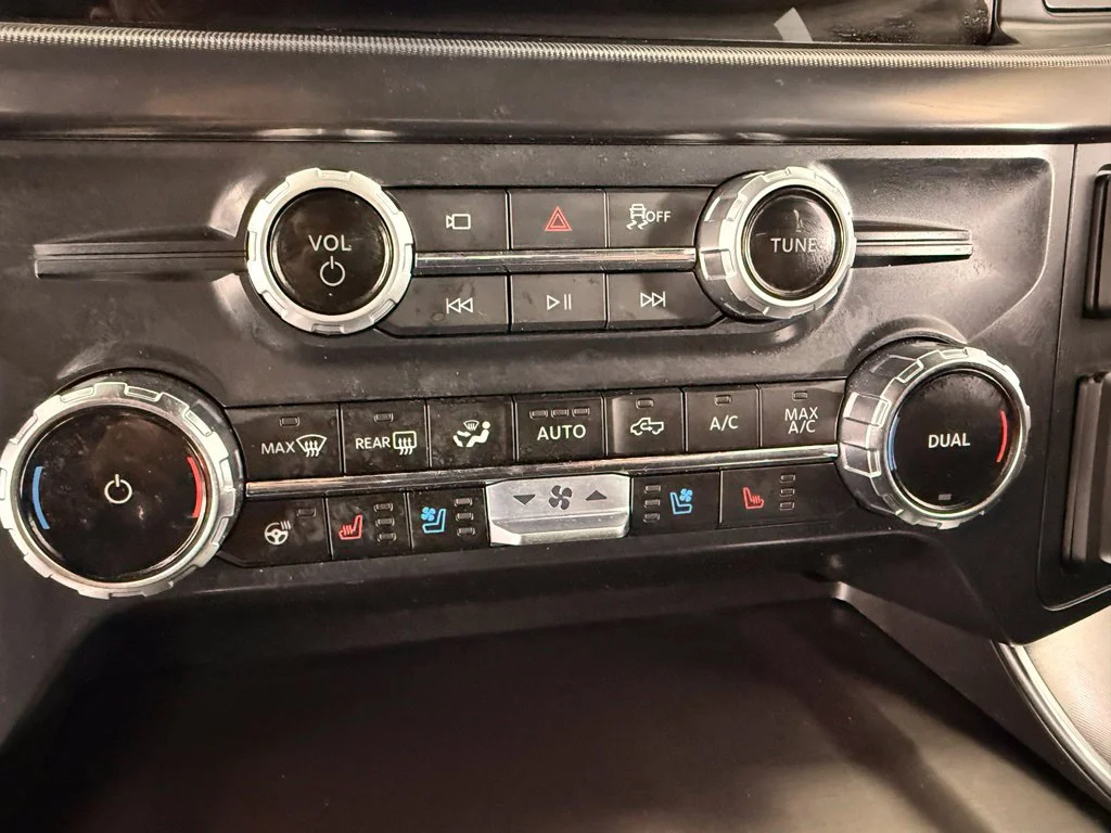 Used 2025 White Ford Platinum image 27