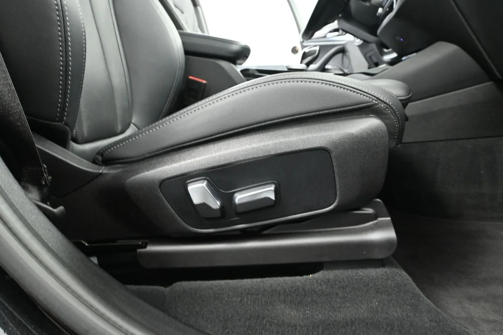 Used 2023 Black BMW xDrive30i image 48