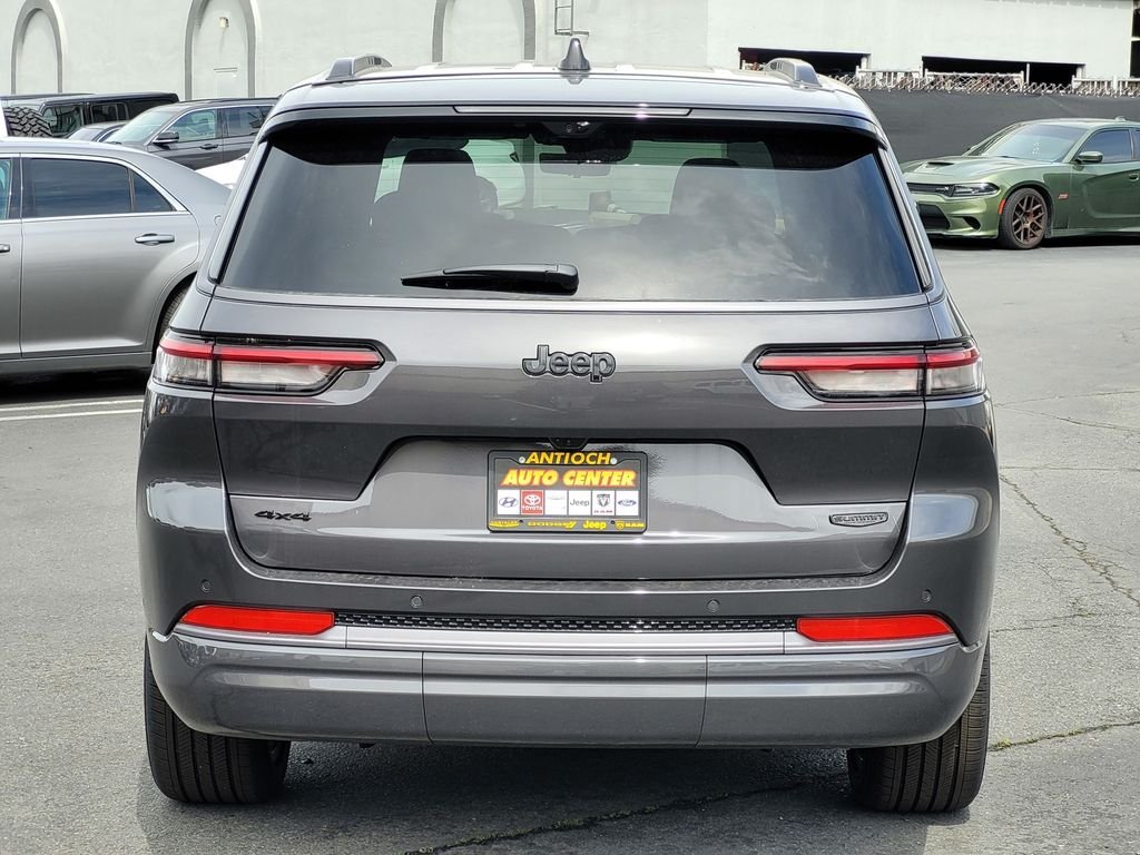 New 2026 Gray Jeep Summit image 4