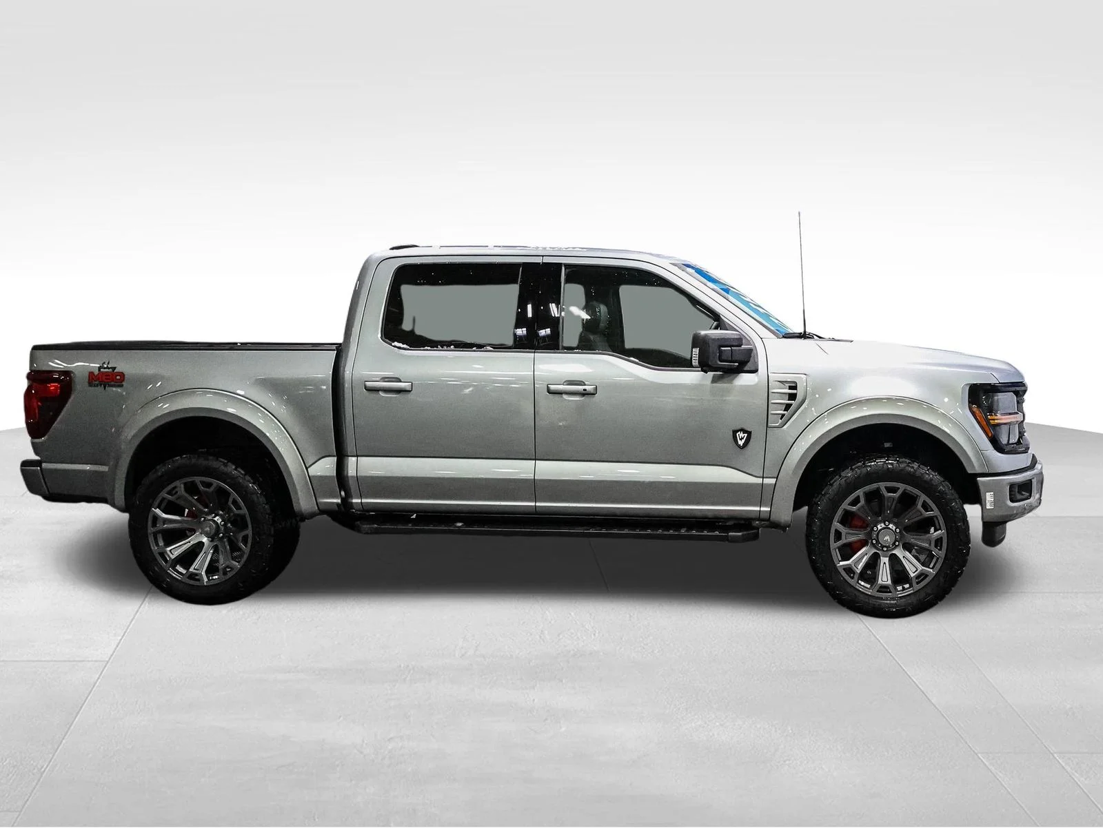 2025 Ford F-150 XLT - Photo 9