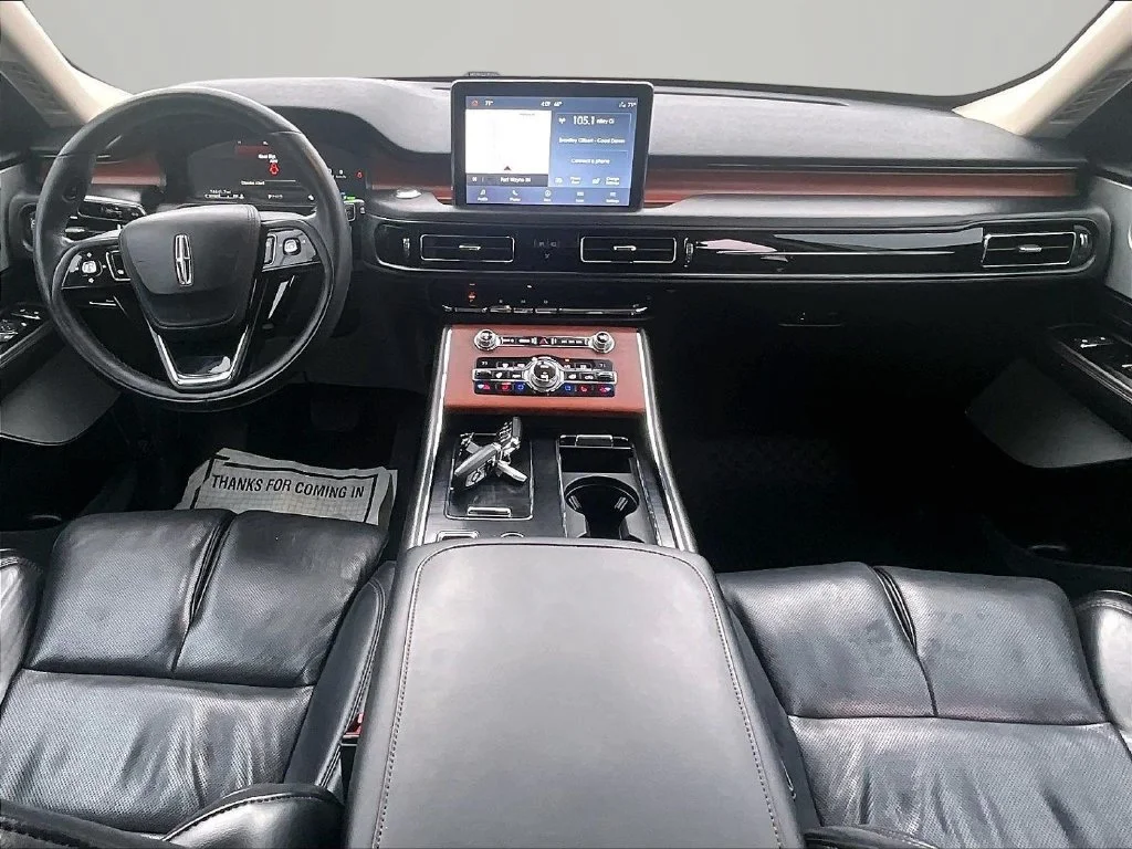 Used 2020 White Lincoln Grand Touring image 17