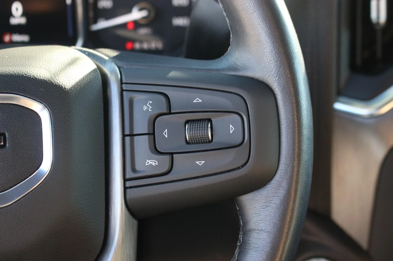Used 2021 WHITE FROST TRICOAT GMC Denali image 19